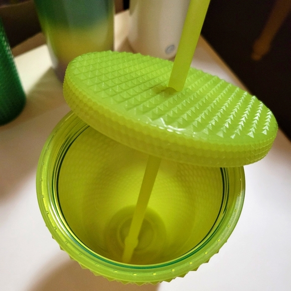 Limited Halloween edition GLOW IN THE DARK! Starbucks Grandé Tumbler - Picture 5 of 9